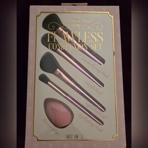 Maison De Base Flawless Complexion 5 Pc Set. NWT